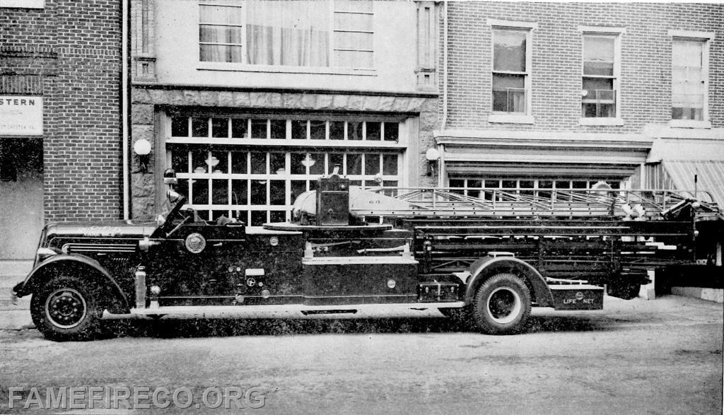 1949 Seagrave 65' Aerial ladder